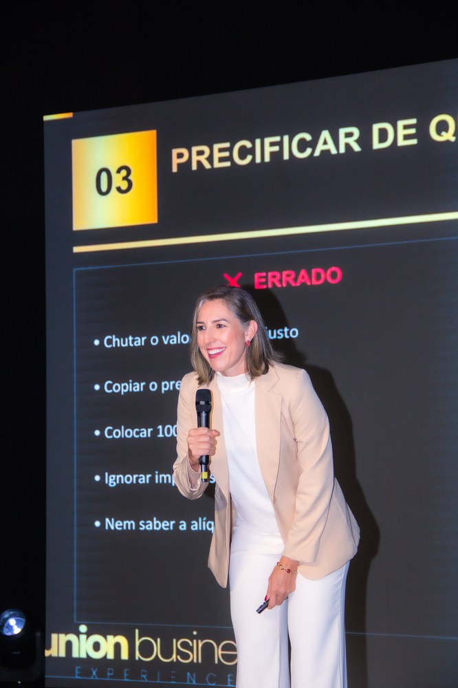 Palestra Lorena Salazar